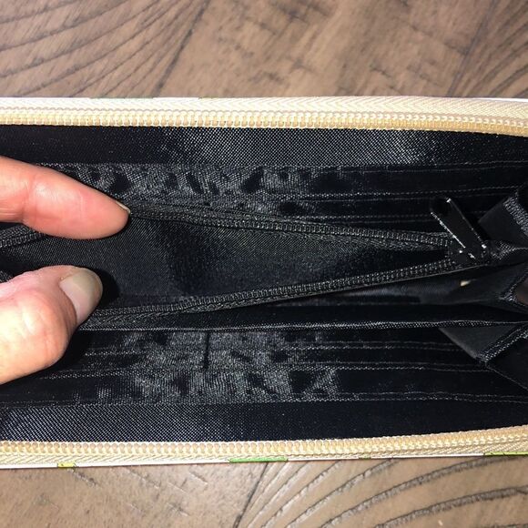 NWT Lucky 🍀 Cacti 🌵 Vegan 🌱 Zip Wallet 12 card inserts zip coin Secure! - Picture 8 of 17